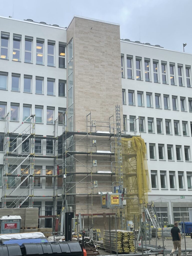 Kaiser-Wilhelm-Ring 31, Köln – Holzfenster