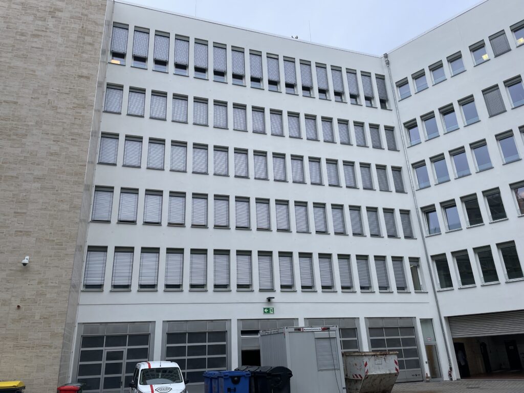 Kaiser-Wilhelm-Ring 31, Köln – Holzfenster