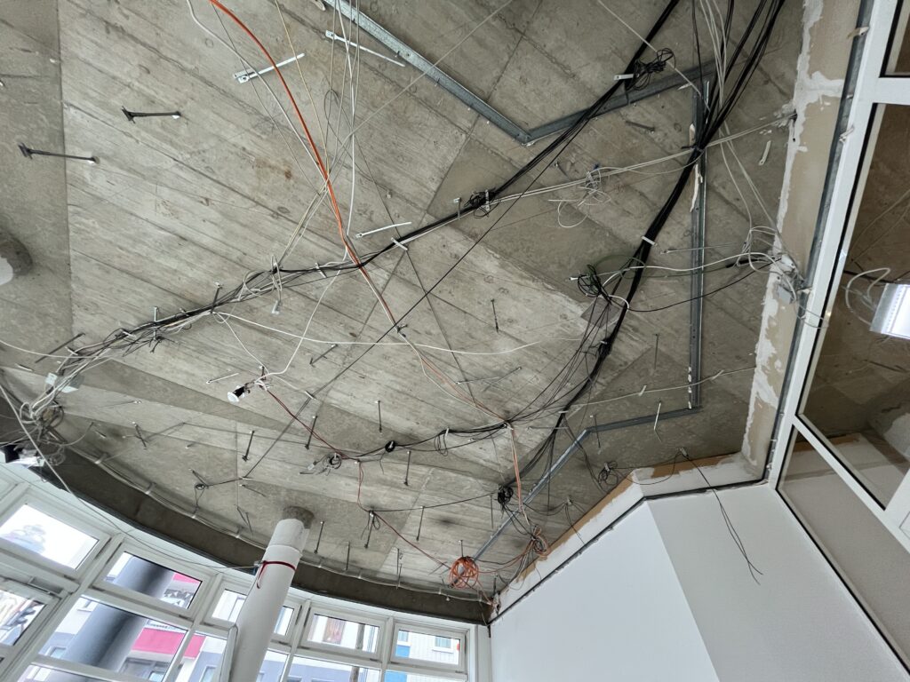 Gladbacher Str. 14, Köln – Foyer + WC